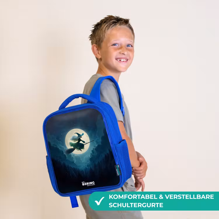 Heks in Maanlichtvlucht Kinderrugzak - Blauw middel -sfeer3_DE