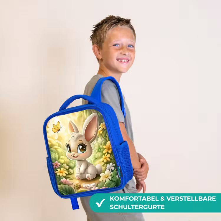 Konijn - Zonlicht - Sprookjesachtig - Vlinder Kinderrugzak - Blauw middel -sfeer3_DE