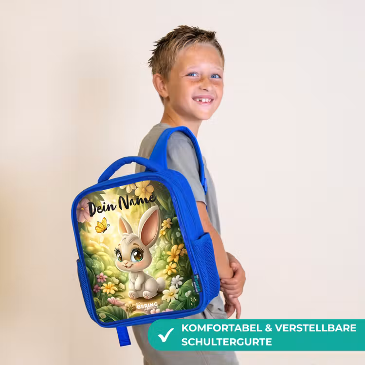 Konijn - Zonlicht - Sprookjesachtig - Vlinder Kinderrugzak - Blauw middel -sfeer3_DE
