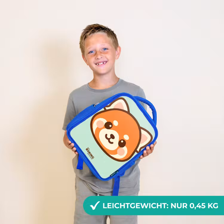 Kawai - Rode panda - Groen Kinderrugzak - Blauw middel -sfeer1_DE