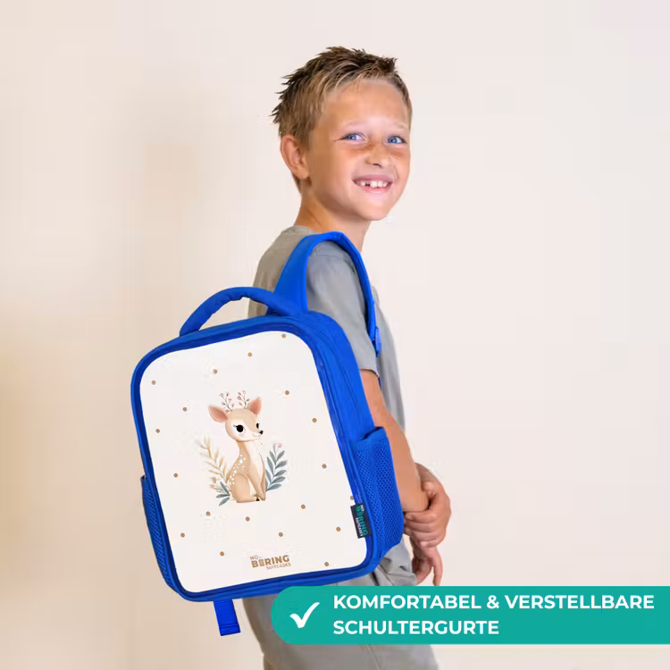 Hertje met planten in een veld vol stippen Kinderrugzak - Blauw middel -sfeer3_DE