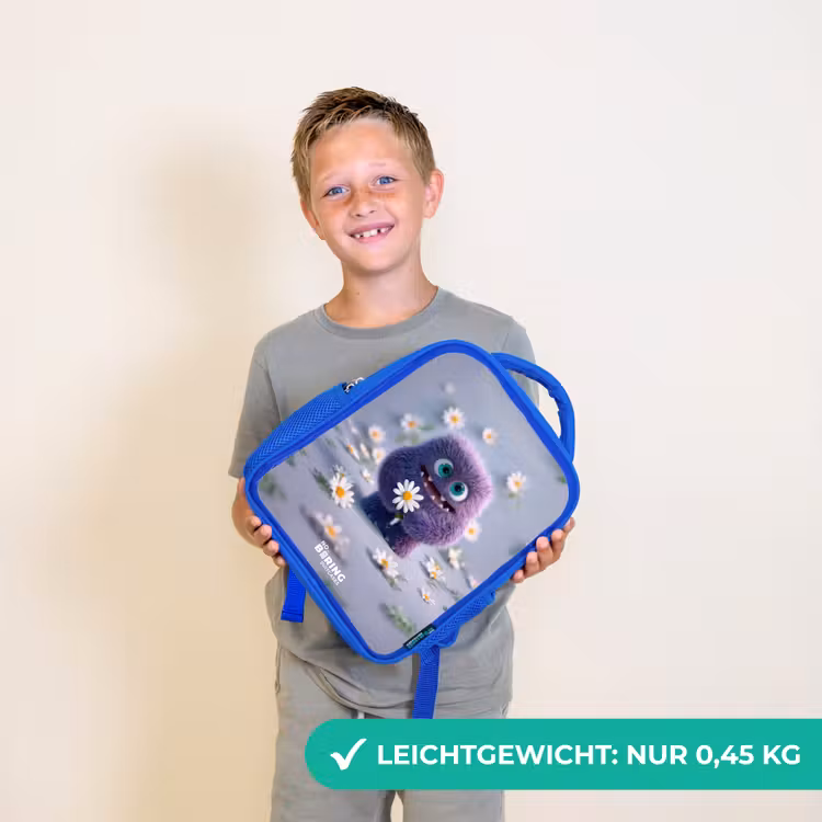 Paars Pluizig Vriendje met Madelief Kinderrugzak - Blauw middel -sfeer1_DE