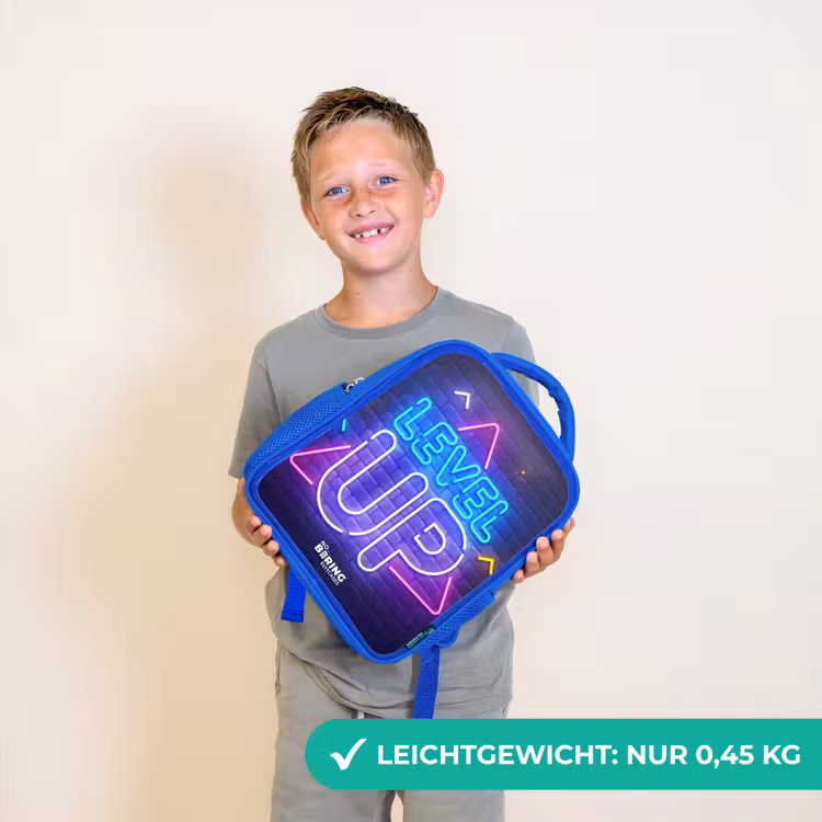 Neonletters op een bakstenen muur Kinderrugzak - Blauw middel -sfeer1_DE