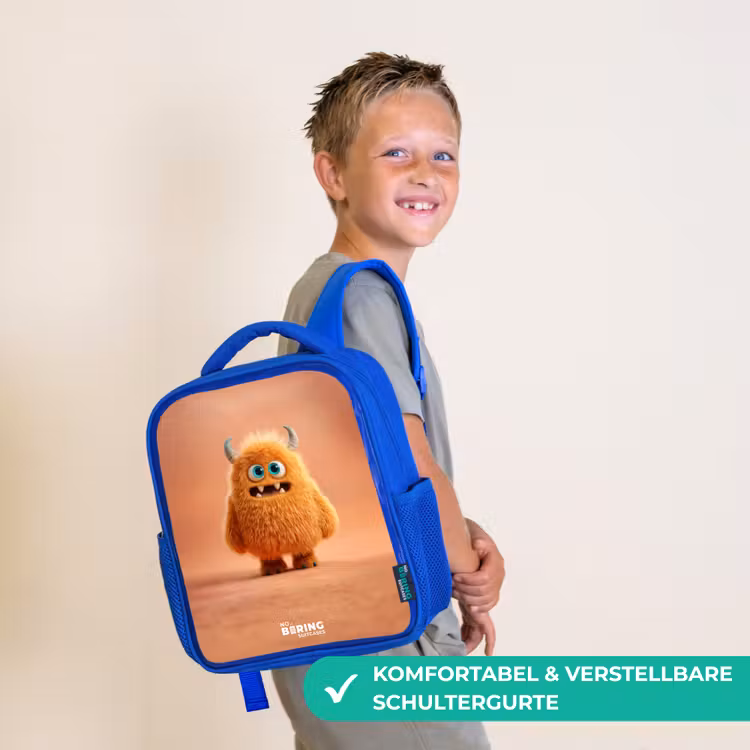 Oranje Pluizig Monster met Hoorns Kinderrugzak - Blauw middel -sfeer3_DE