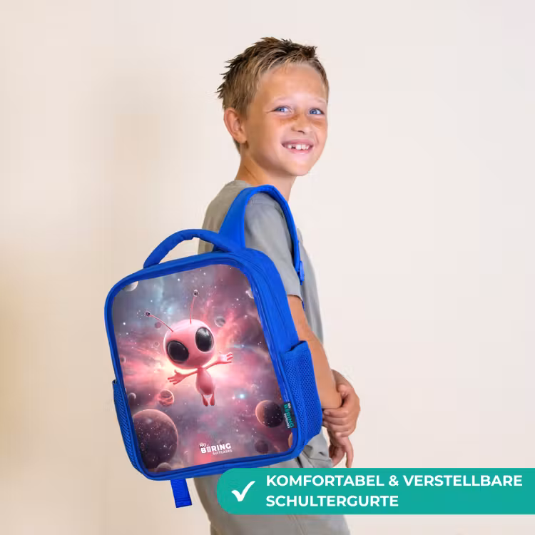 Roze Alien in Sterrennevel Kinderrugzak - Blauw middel -sfeer3_DE
