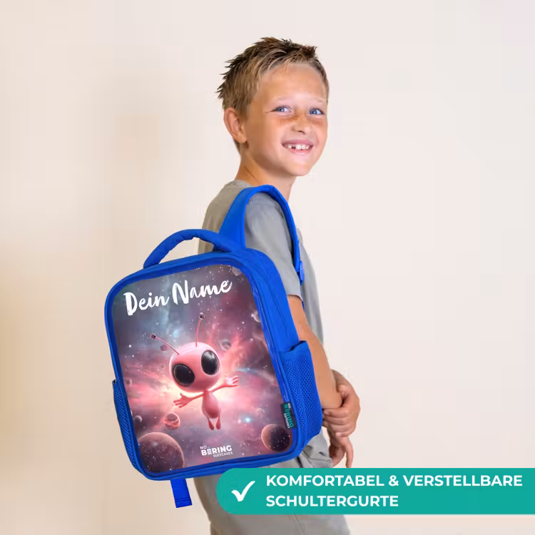 Roze Alien in Sterrennevel Kinderrugzak - Blauw middel -sfeer3_DE