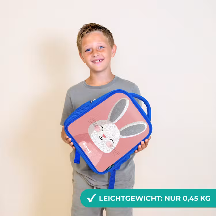Roze - Konijn - Glimlach - Illustratie Kinderrugzak - Blauw middel -sfeer1_DE