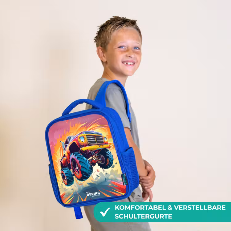 Roze Monstertruck Vliegt over het Asfalt Kinderrugzak - Blauw middel -sfeer3_DE