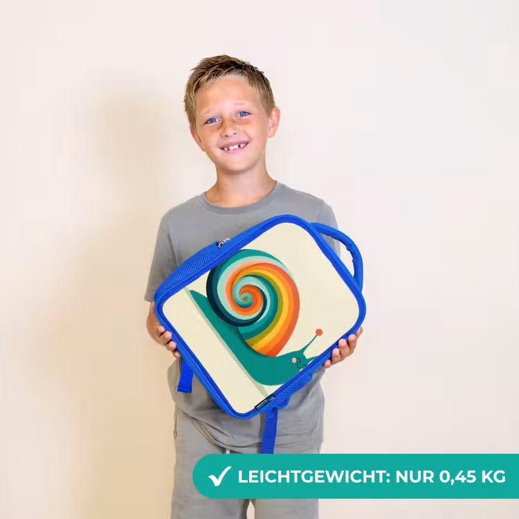 Slak - Regenboogschild - Groen Kinderrugzak - Blauw middel -sfeer1_DE