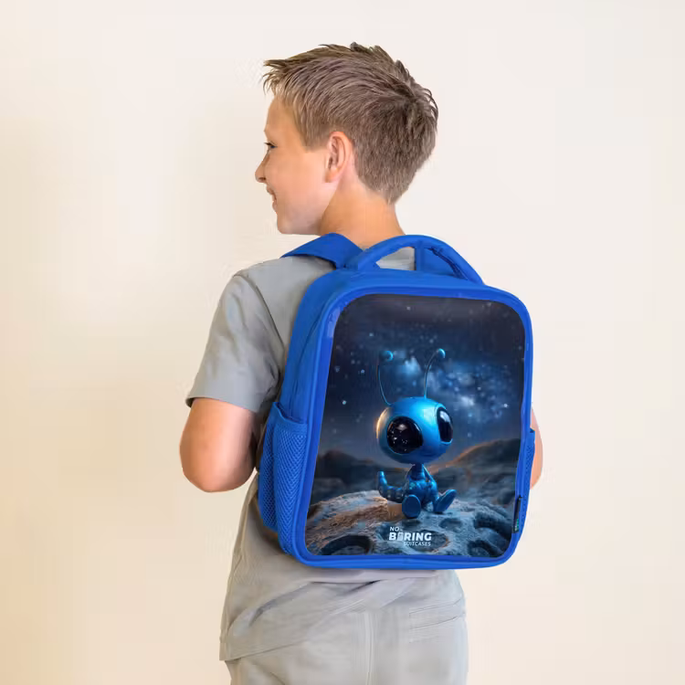 Blauw buitenaards wezentje onder sterrenhemel Kinderrugzak - Blauw middel -sfeer2