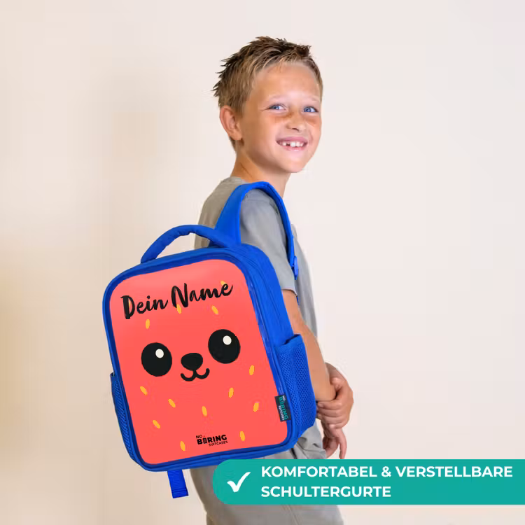 Kawai - Aardbei - Rood Kinderrugzak - Blauw middel -sfeer3_DE
