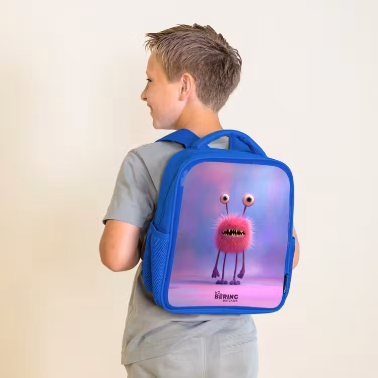 Roze harig monster met grote ogen Kinderrugzak - Blauw middel -sfeer2