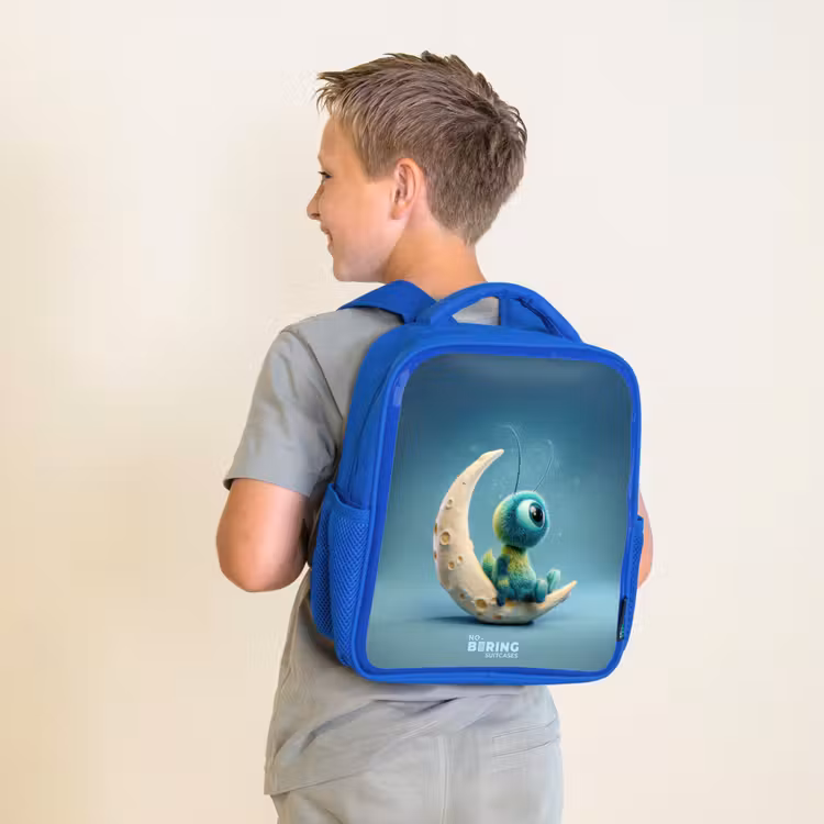 Dromerig Wezentje op de Maan Kinderrugzak - Blauw middel -sfeer2