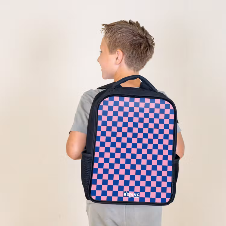 Blokjes - Blauw - Roze Rugzak - Zwart middel -sfeer2