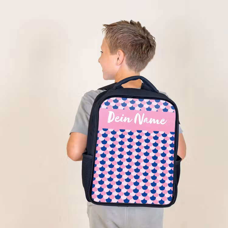 Schubben - Patroon - Blauw - Roze Rugzak - Zwart middel -sfeer2
