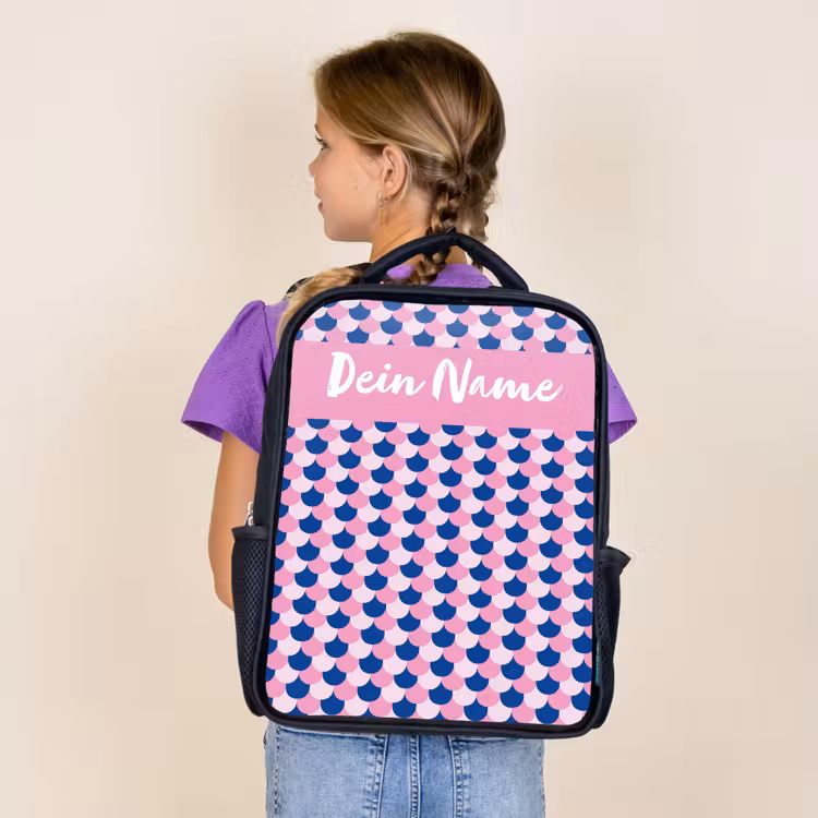 Schubben - Patroon - Blauw - Roze Rugzak - Zwart middel -sfeer5