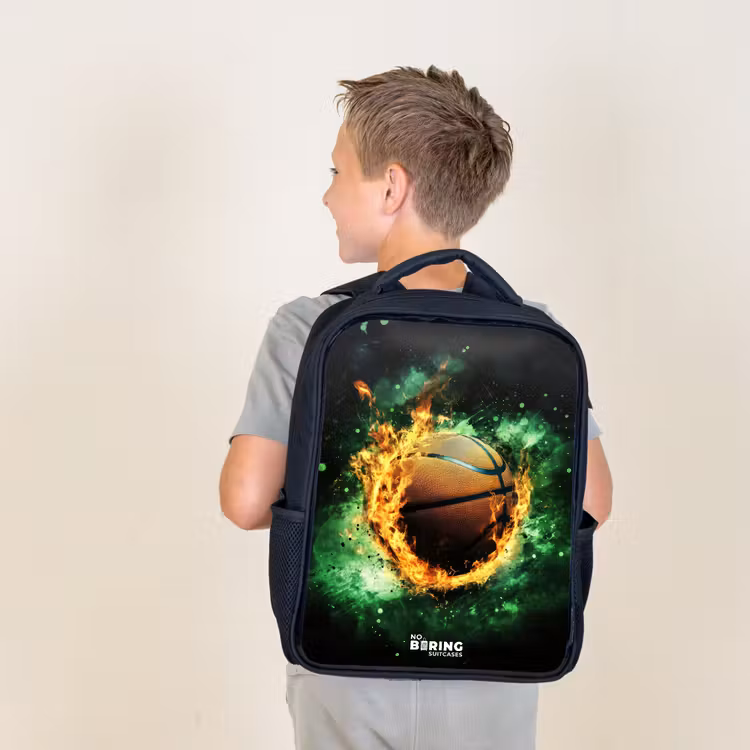 Basketbal in vlammen en explosieve energie Rugzak - Zwart middel -sfeer2