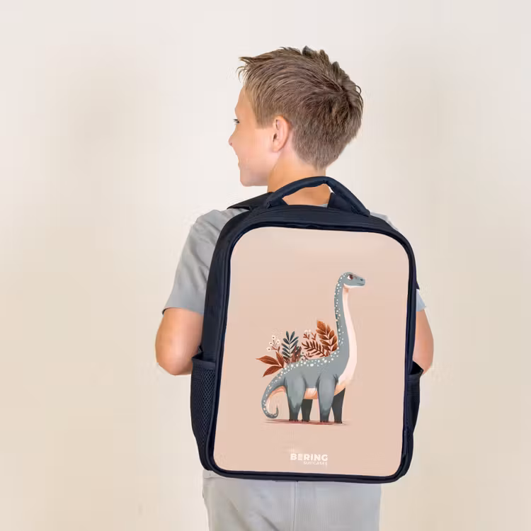 Blauwe dinosaurus op een beige achtergrond Rugzak - Zwart middel -sfeer2