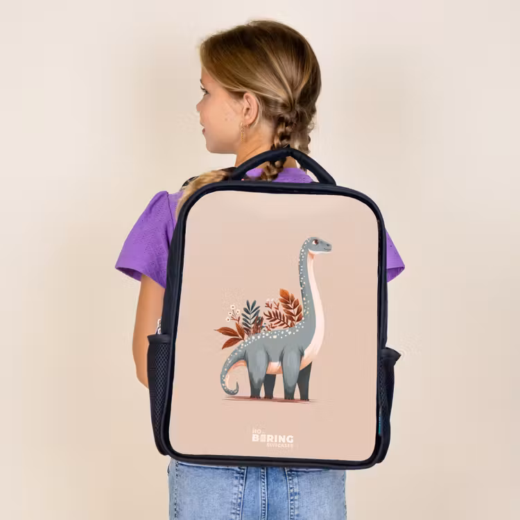 Blauwe dinosaurus op een beige achtergrond Rugzak - Zwart middel -sfeer5