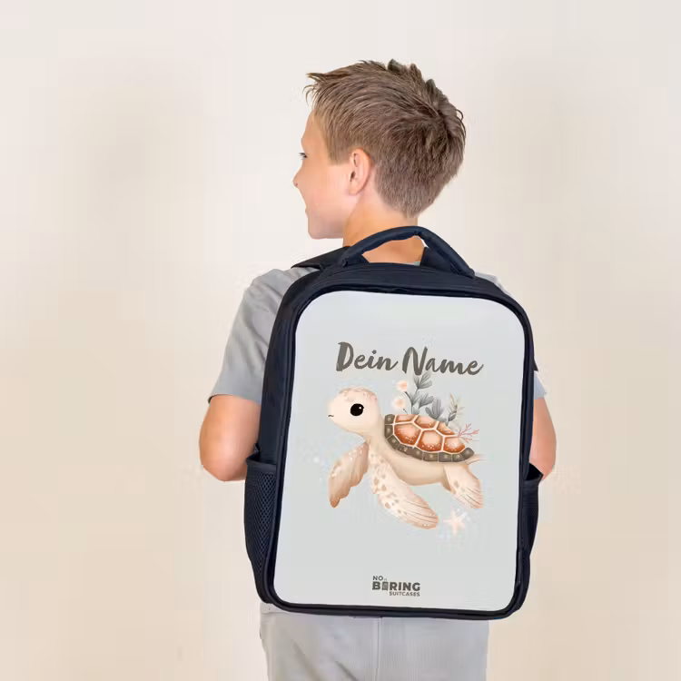 Bruine zeeschildpad in pastel onderwaterwereld Rugzak - Zwart middel -sfeer2