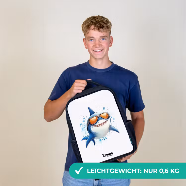 Coole haai met zonnebril in het water Rugzak - Zwart middel -sfeer7_DE