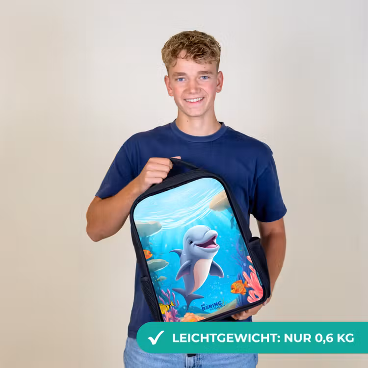 Vrolijke dolfijn tussen de koralen Rugzak - Zwart middel -sfeer7_DE