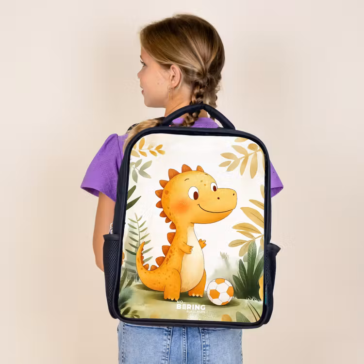 Dino - Voetbal - Oranje Rugzak - Zwart middel -sfeer5