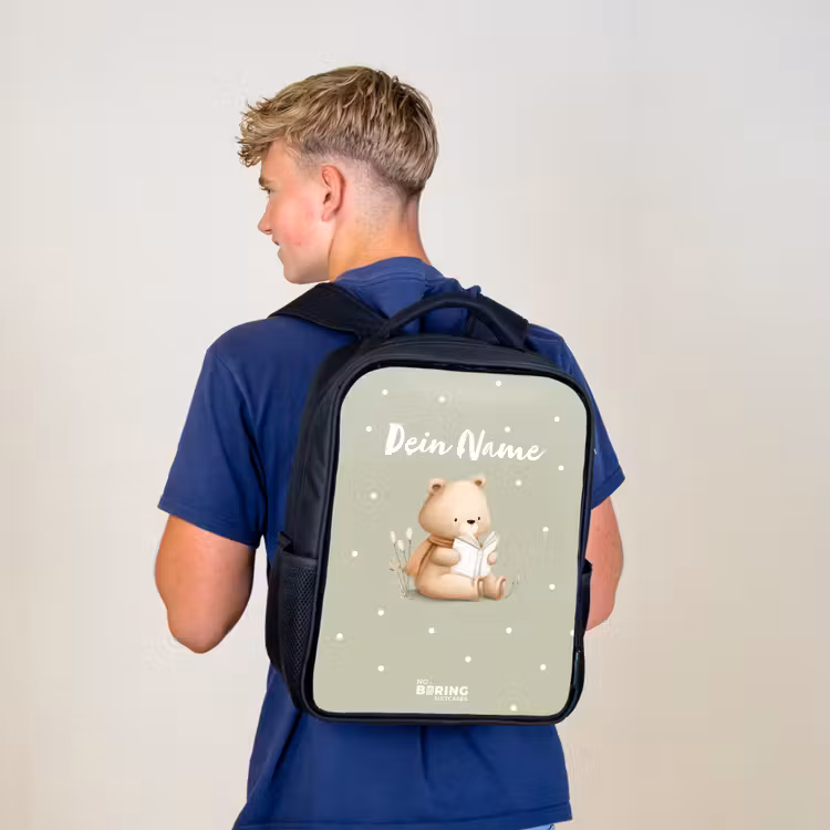 Een bruine beer die een boek leest - Groen Rugzak - Zwart middel -sfeer8