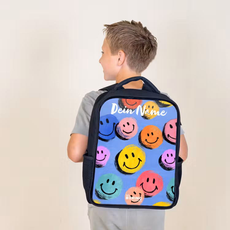 Een speels en kunstzinnig patroon van kleurrijke smileys Rugzak - Zwart middel -sfeer2