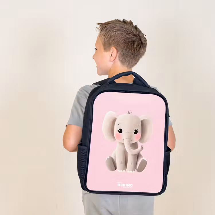 Olifant - Baby - Blosjes - Illustratie Rugzak - Zwart middel -sfeer2