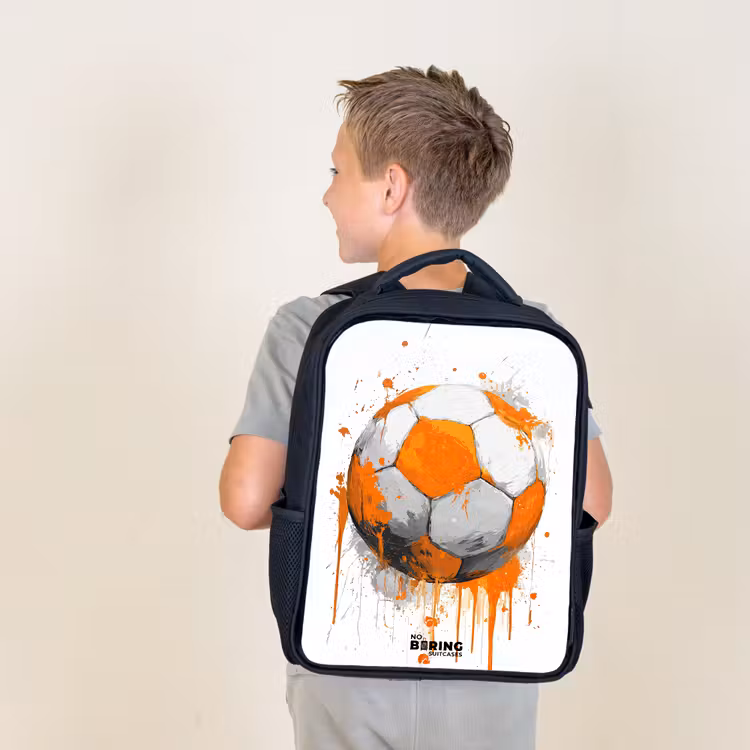 Voetbal - Verf - Oranje Rugzak - Zwart middel -sfeer2