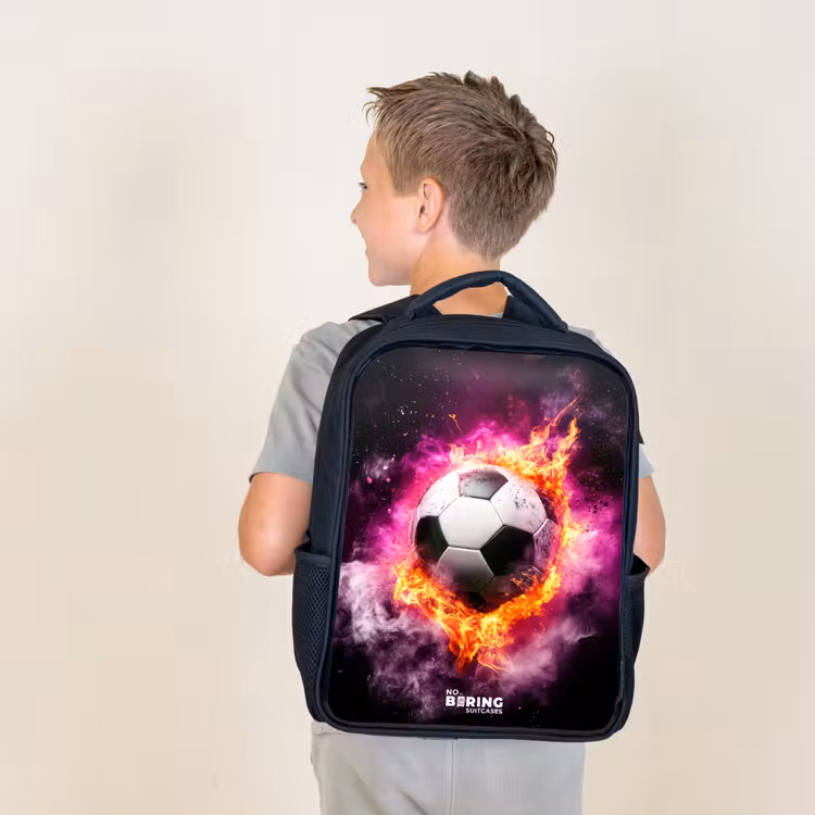 Voetbal in roze vuur explosie Rugzak - Zwart middel -sfeer2