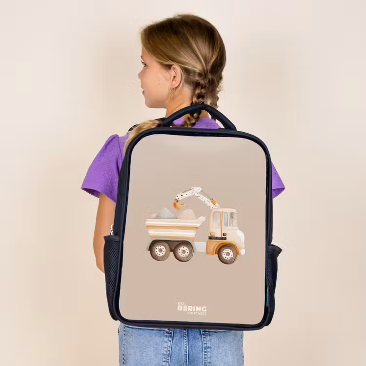 Gele kiepwagen in neutrale kleuren Rugzak - Zwart middel -sfeer5