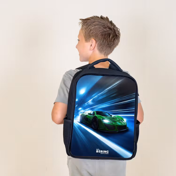 Groene supercar flitst door neonlicht Rugzak - Zwart middel -sfeer2