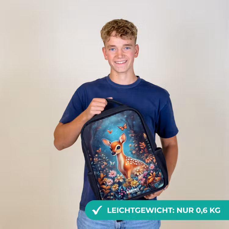 Hertje tussen bloemen in betoverend bos Rugzak - Zwart middel -sfeer7_DE