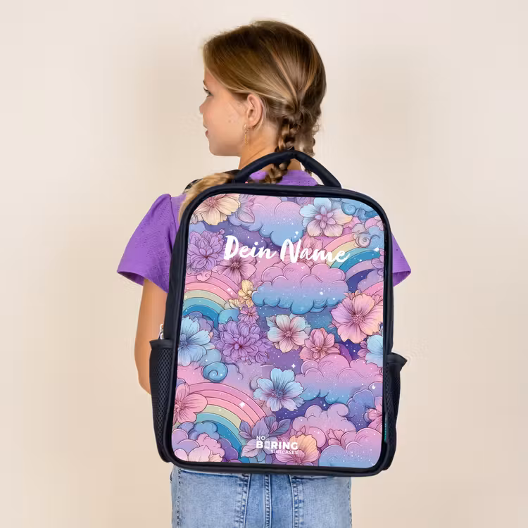 Illustratie van wolken, regenbogen en bloemen Rugzak - Zwart middel -sfeer5