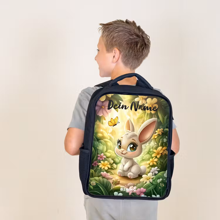 Konijn - Zonlicht - Sprookjesachtig - Vlinder Rugzak - Zwart middel -sfeer2