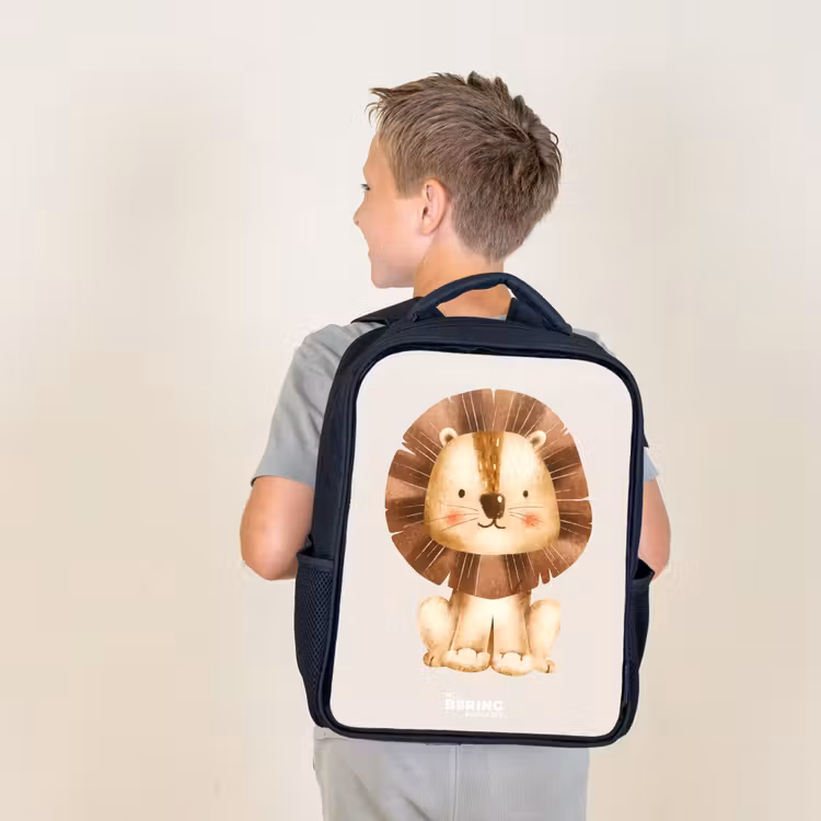 Leeuw illustratie met beige achtergrond Rugzak - Zwart middel -sfeer2