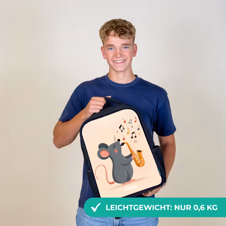 Muis - Saxofoon - Muziek Rugzak - Zwart middel -sfeer7_DE