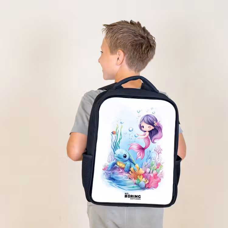 Zeemeermin met blauw schildpad tussen koraal Rugzak - Zwart middel -sfeer2
