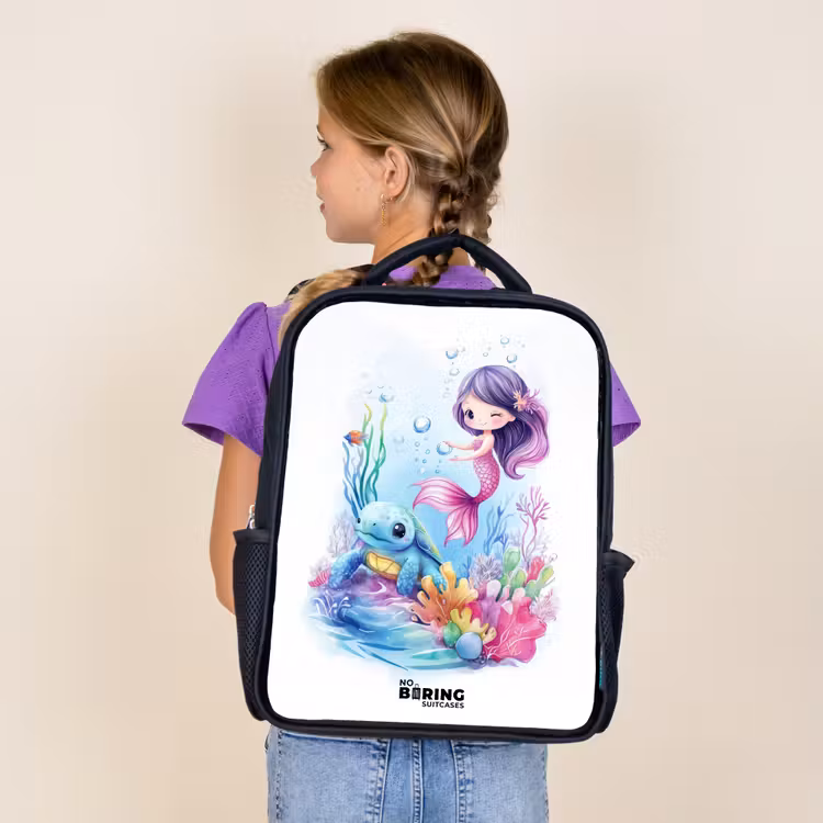 Zeemeermin met blauw schildpad tussen koraal Rugzak - Zwart middel -sfeer5