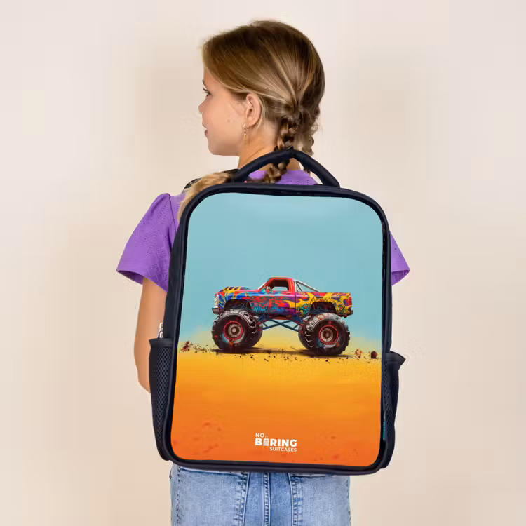 Monstertruck met Graffiti Print in het Zand Rugzak - Zwart middel -sfeer5