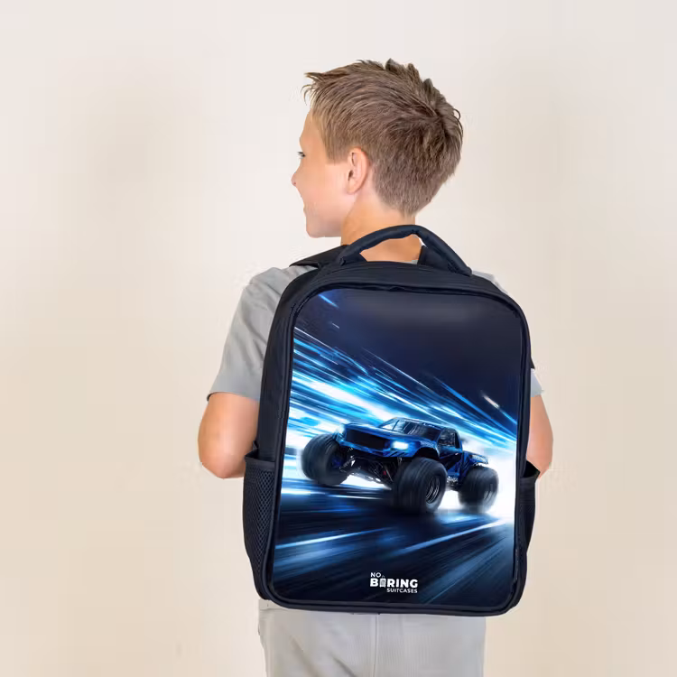 Monstertruck raast door lichtsnelheid Rugzak - Zwart middel -sfeer2