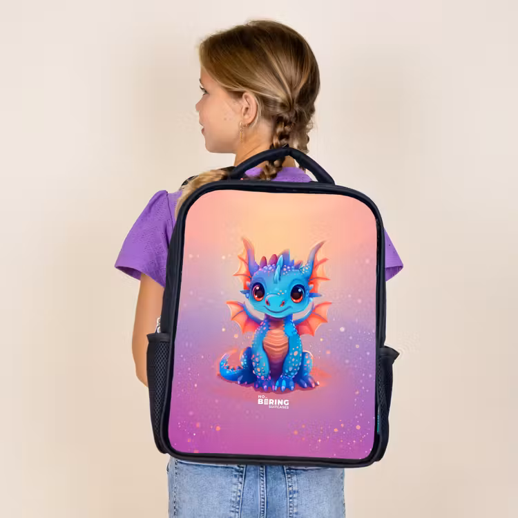 Schattige baby draak Rugzak - Zwart middel -sfeer5