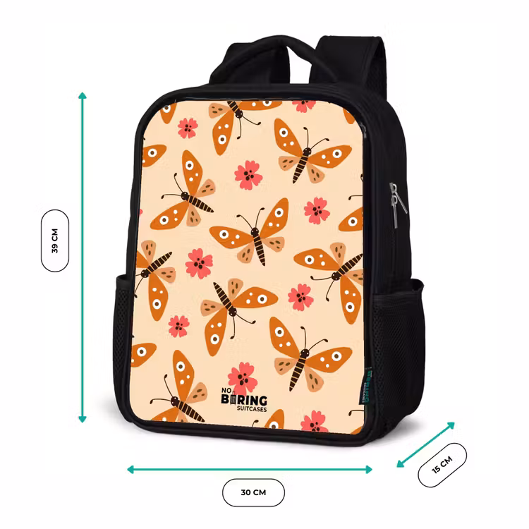 Oranje vlinders en roze bloemen op beige achtergrond Rugzak - Zwart middel -productfoto_formaten