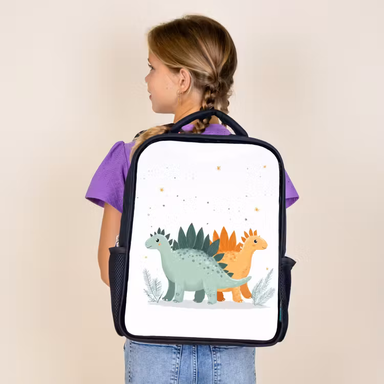 Planten - Sterren - Dinosaurussen - Oranje Rugzak - Zwart middel -sfeer5