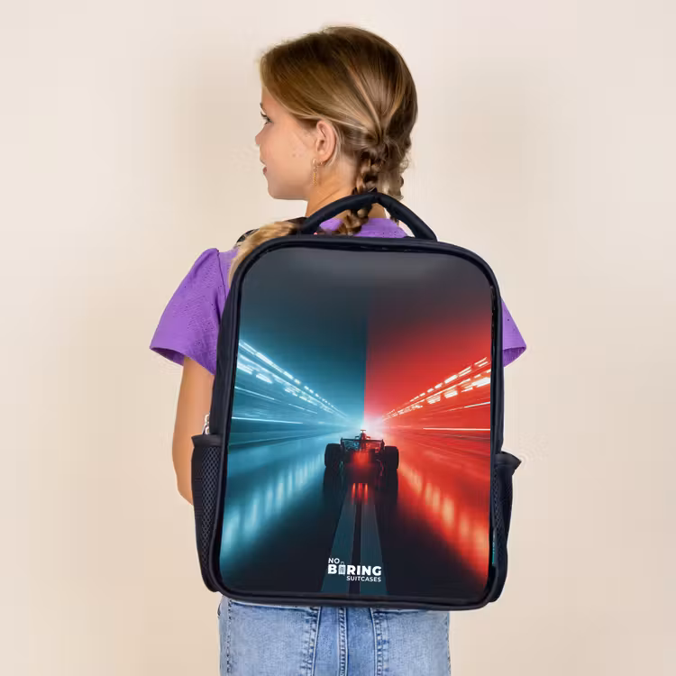 Baan - Raceauto - Neon - Rood Rugzak - Zwart middel -sfeer5