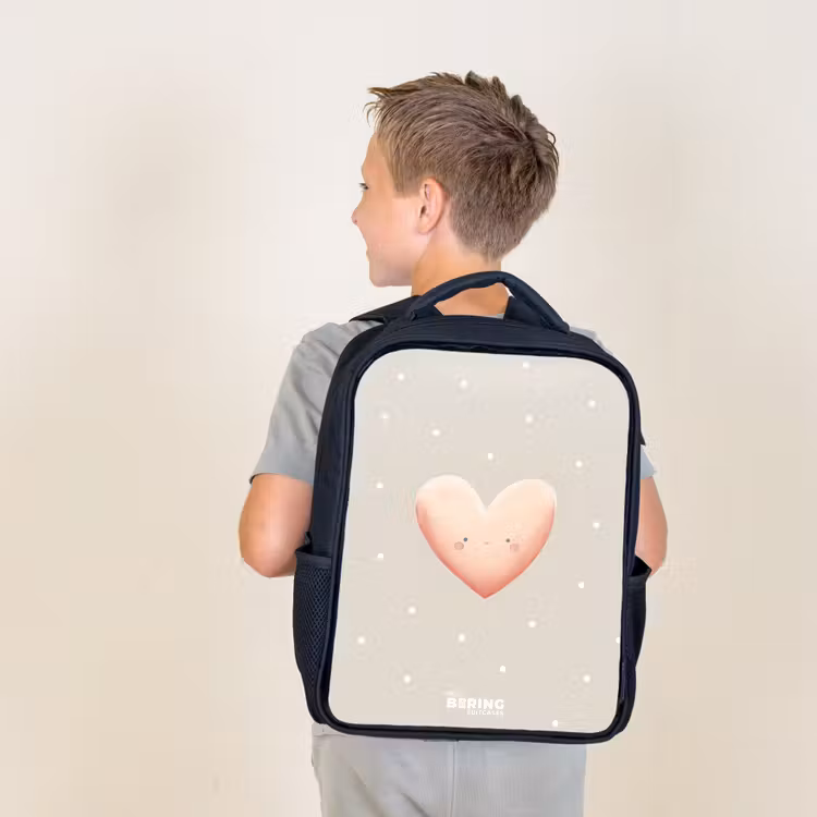 Roze hart omringd door beige stippen Rugzak - Zwart middel -sfeer2