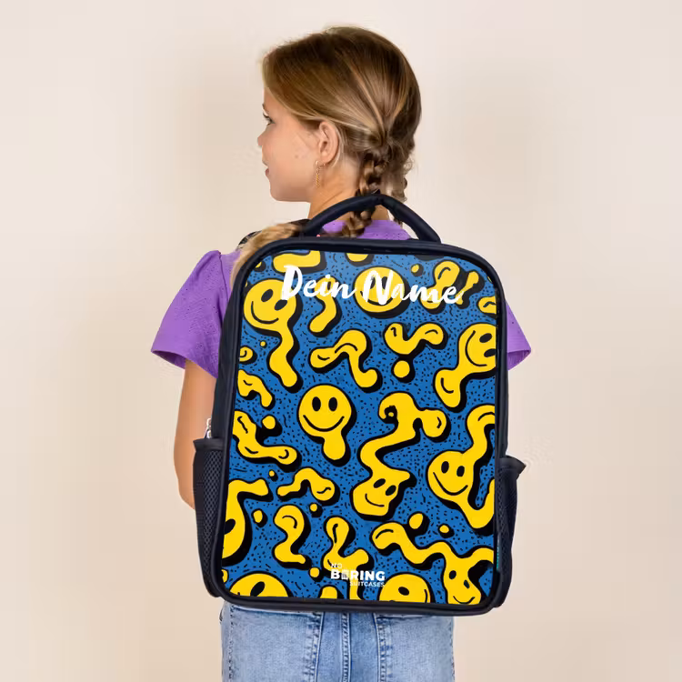 Smiley - Geel - Blauw Rugzak - Zwart middel -sfeer5