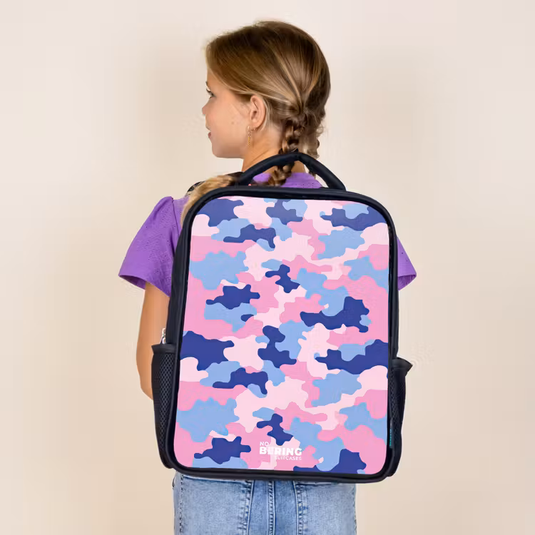 Camouflage - Roze - Blauw Rugzak - Zwart middel -sfeer5